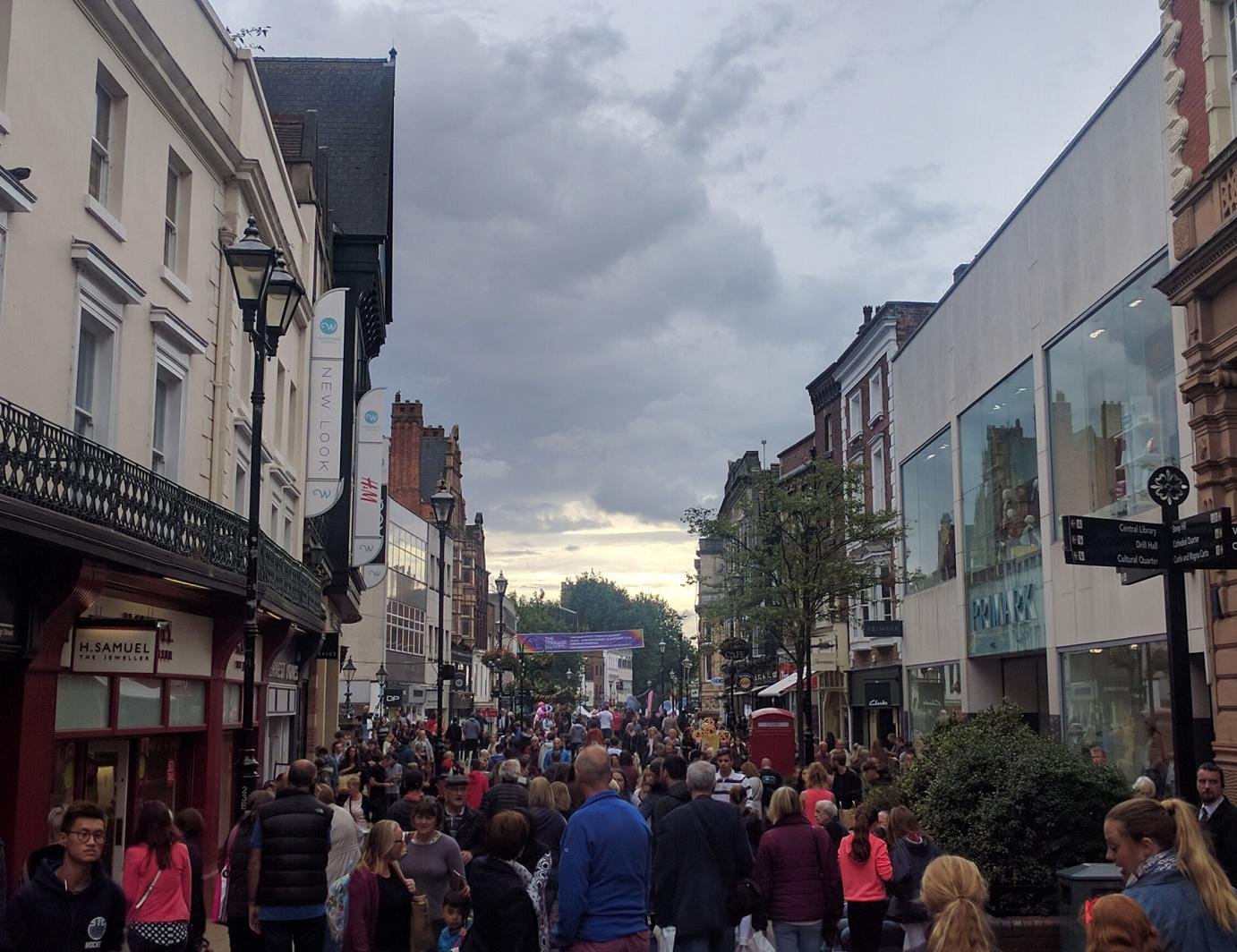 Crowds drift toward the High Bridge installation on Lincolnshire Day, 2016